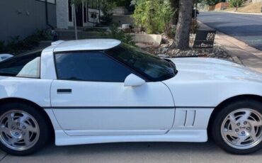 Chevrolet-Corvette-1990-Hatchback-11