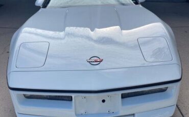 Chevrolet-Corvette-1990-Hatchback-14