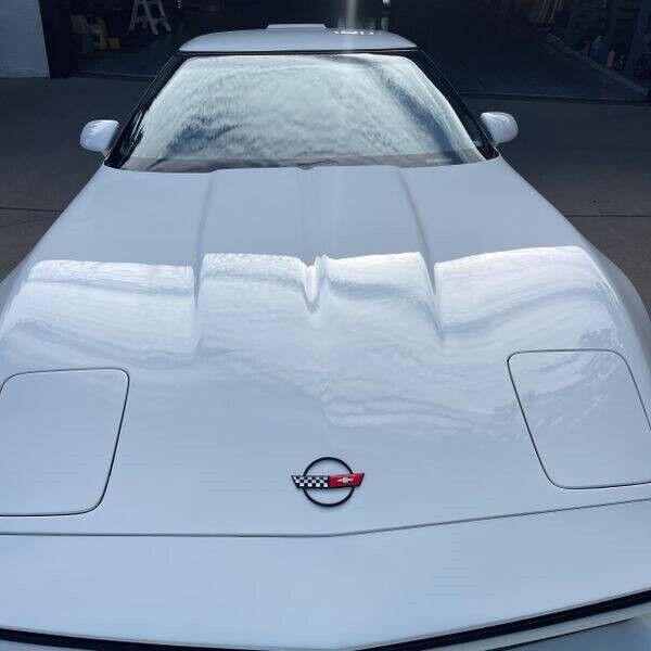 Chevrolet-Corvette-1990-Hatchback-15