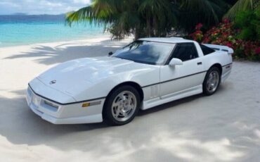 Chevrolet-Corvette-1990-Hatchback-2