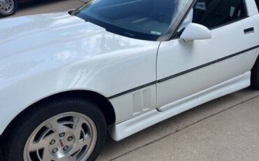 Chevrolet-Corvette-1990-Hatchback-3
