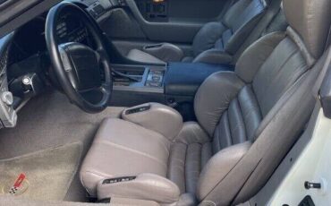 Chevrolet-Corvette-1990-Hatchback-33
