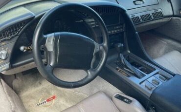 Chevrolet-Corvette-1990-Hatchback-38