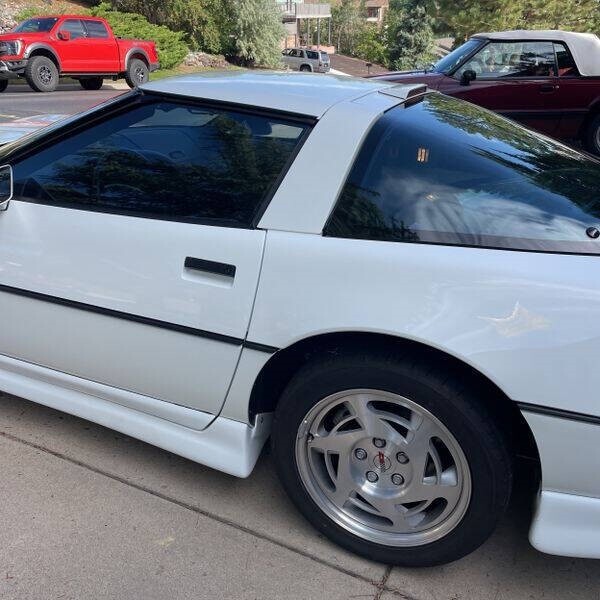 Chevrolet-Corvette-1990-Hatchback-6