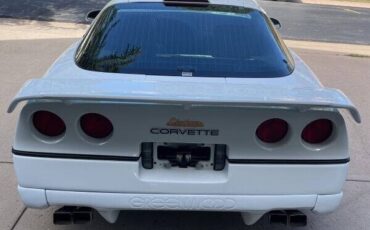 Chevrolet-Corvette-1990-Hatchback-7