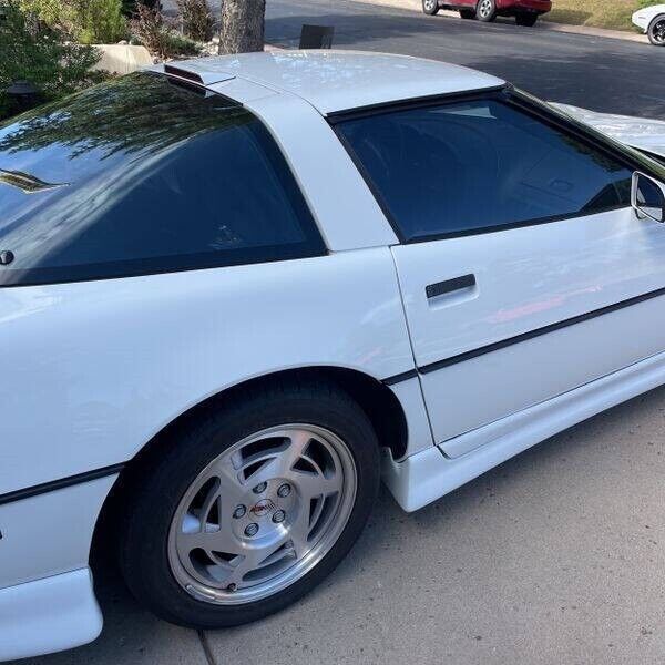 Chevrolet-Corvette-1990-Hatchback-9