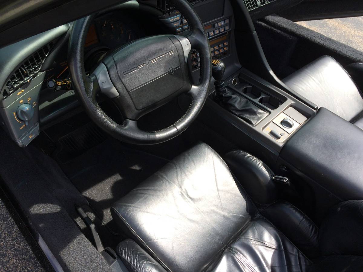 Chevrolet-Corvette-1991-black-1