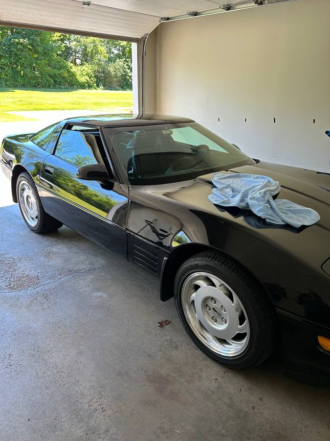 Chevrolet-Corvette-1991-black-3