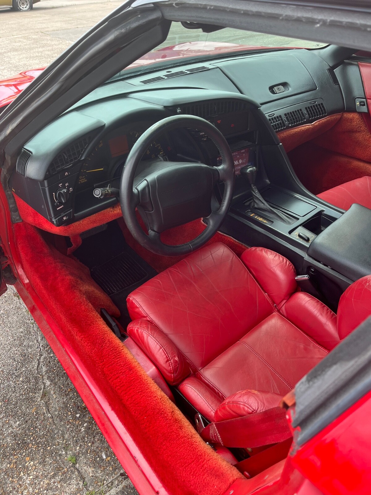 Chevrolet-Corvette-1992-Hatchback-2