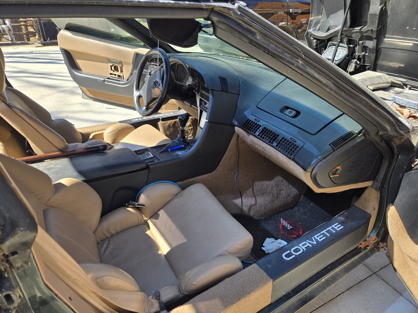 Chevrolet-Corvette-1992-Hatchback-3