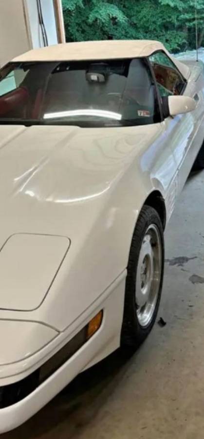 Chevrolet-Corvette-1992-white-10