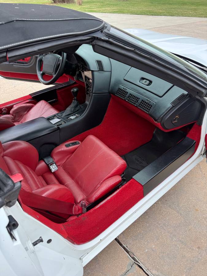 Chevrolet-Corvette-1992-white-2