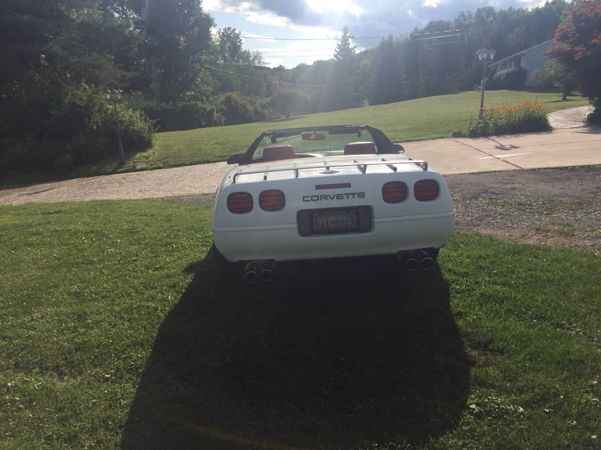 Chevrolet-Corvette-1992-white-5