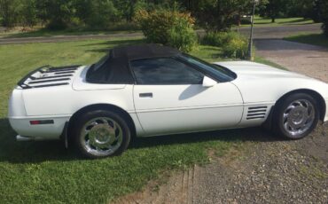 Chevrolet-Corvette-1992-white-6