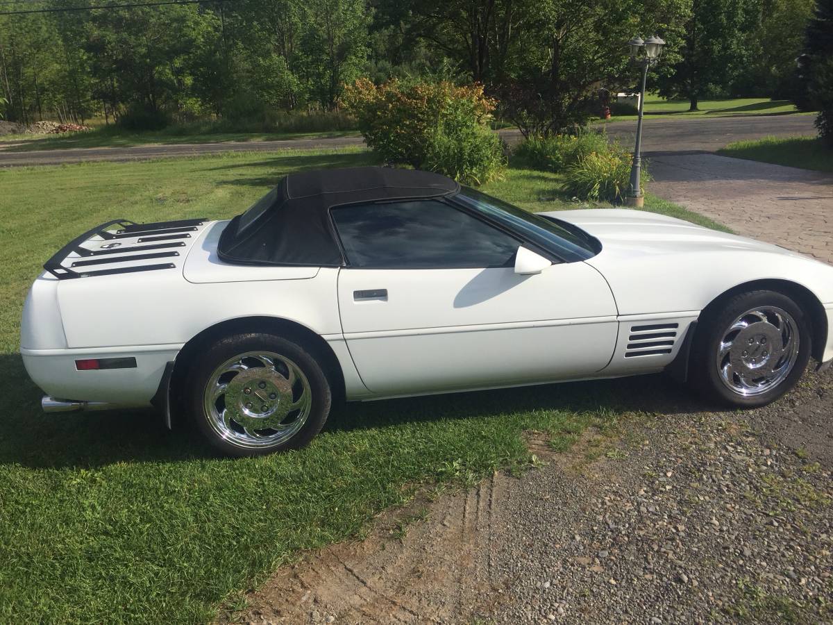 Chevrolet-Corvette-1992-white-6