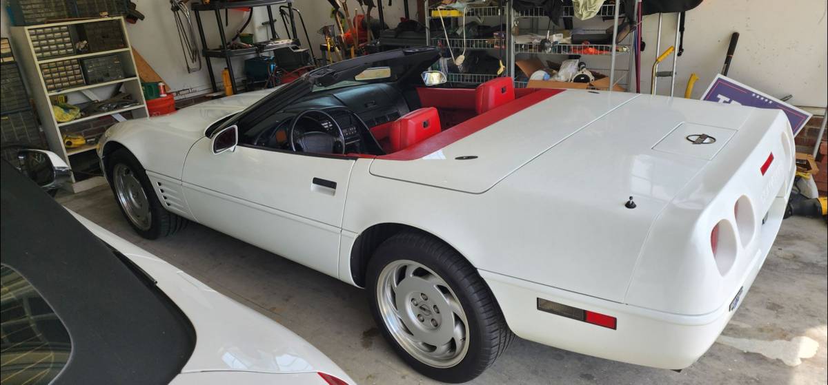 Chevrolet-Corvette-1992-white