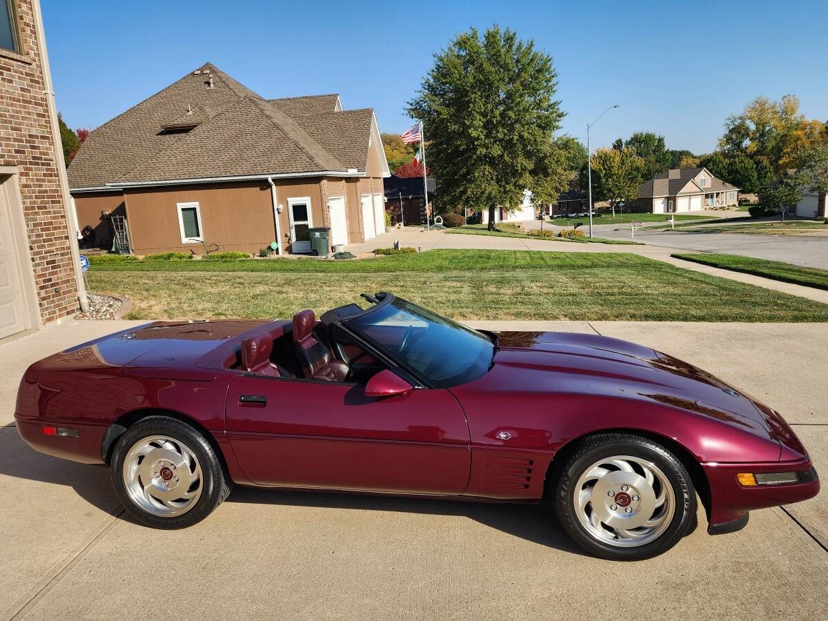 Chevrolet-Corvette-1993-Convertible-18