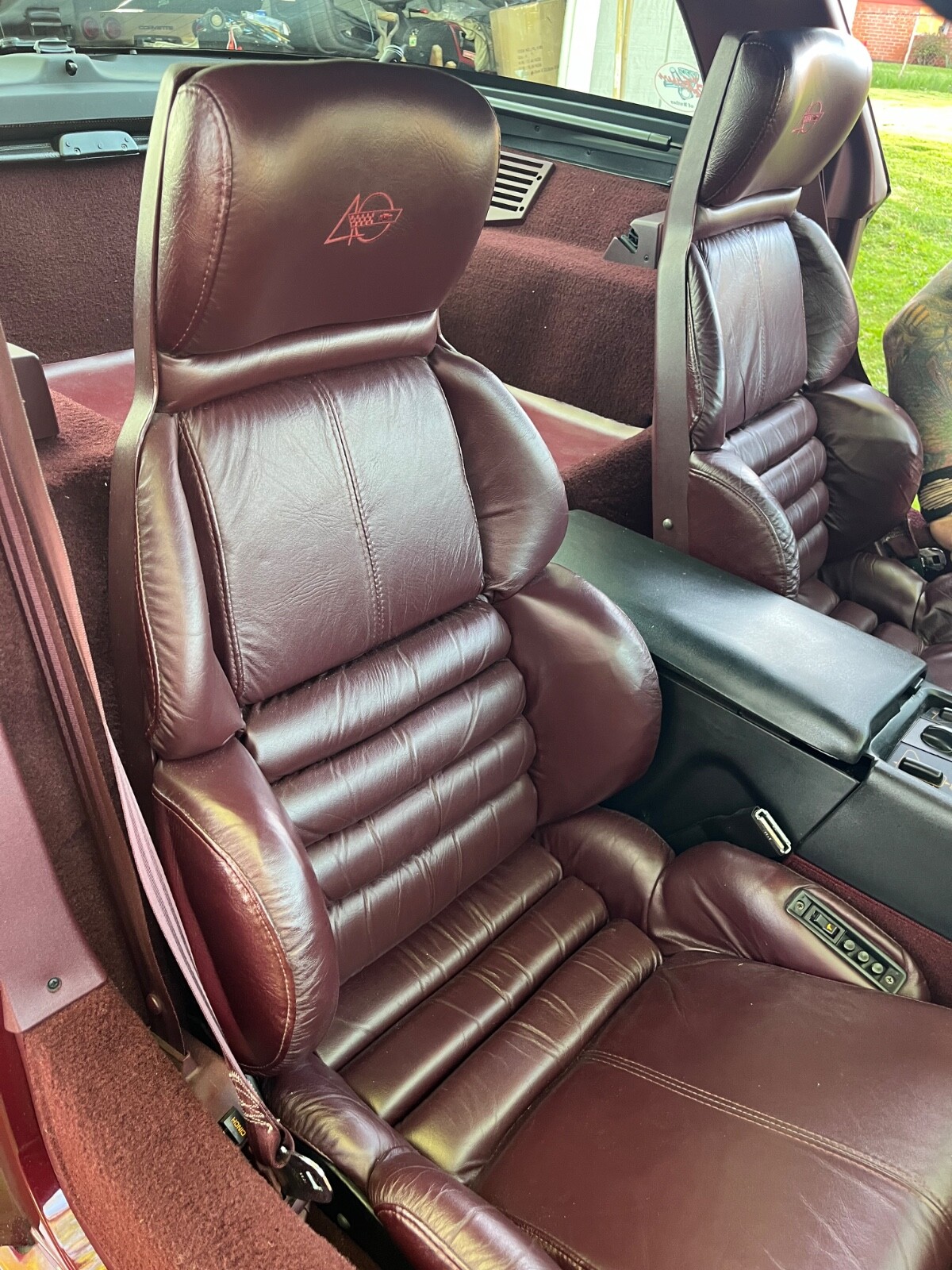 Chevrolet-Corvette-1993-Hatchback-8
