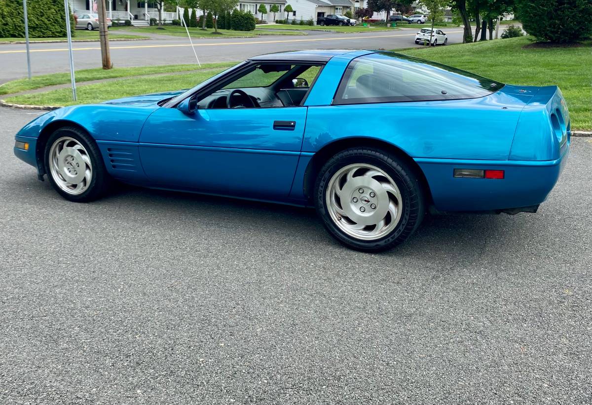 Chevrolet-Corvette-1993-custom-1