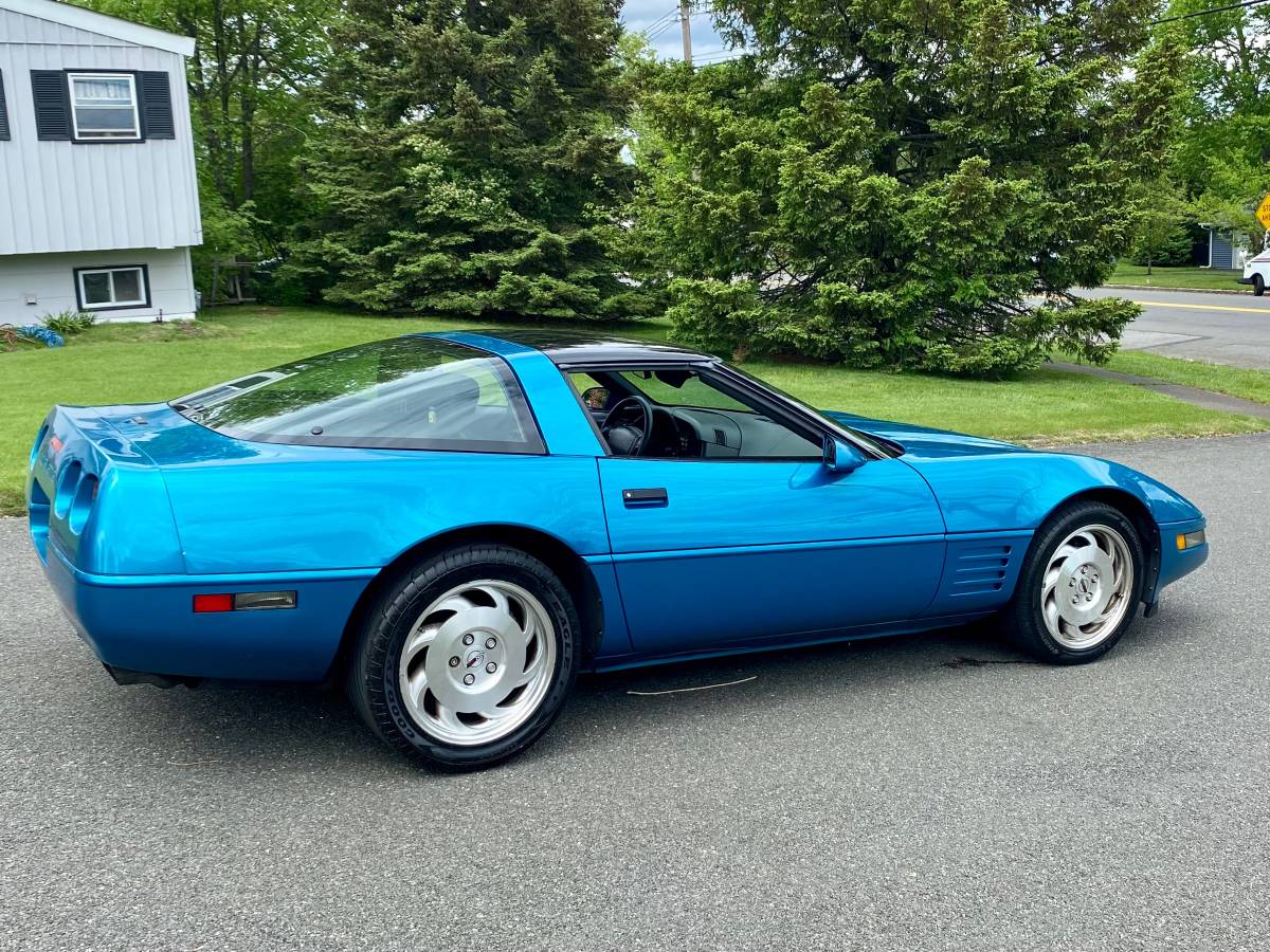 Chevrolet-Corvette-1993-custom-5