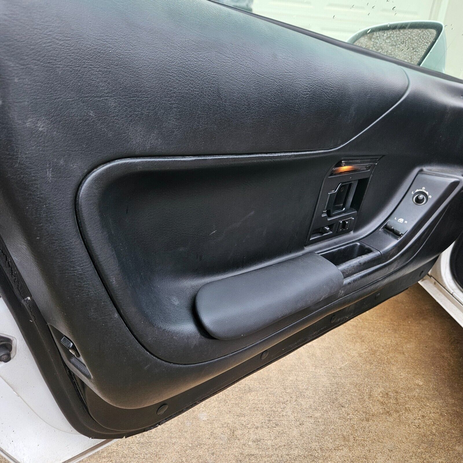 Chevrolet-Corvette-1994-Hatchback-14
