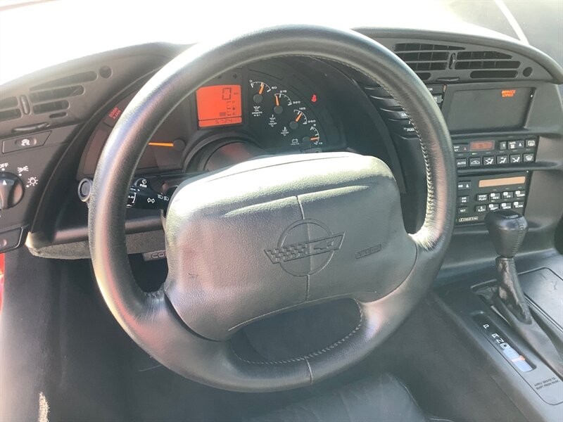 Chevrolet-Corvette-1994-Hatchback-19