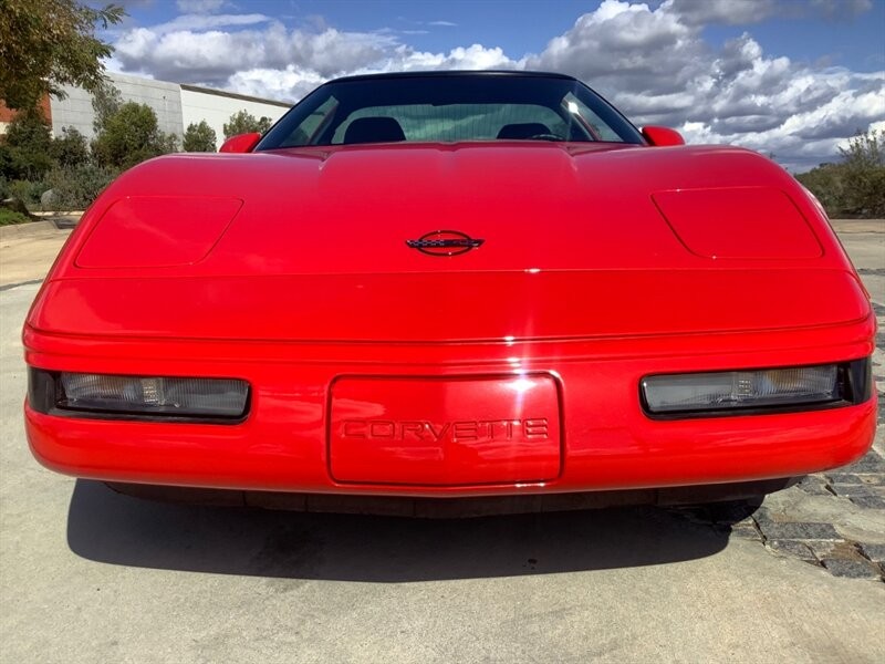 Chevrolet-Corvette-1994-Hatchback-2