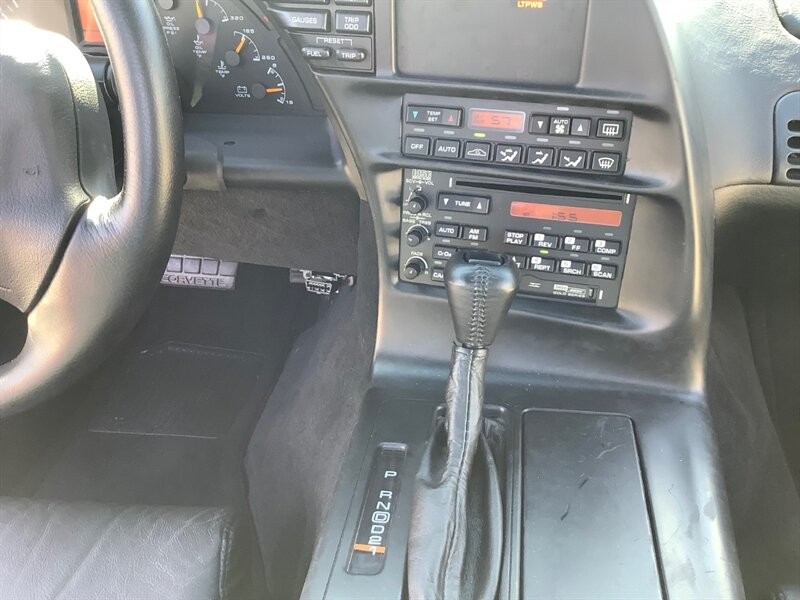 Chevrolet-Corvette-1994-Hatchback-23