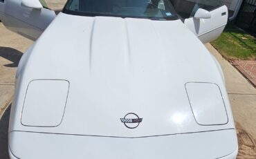 Chevrolet-Corvette-1994-Hatchback-3