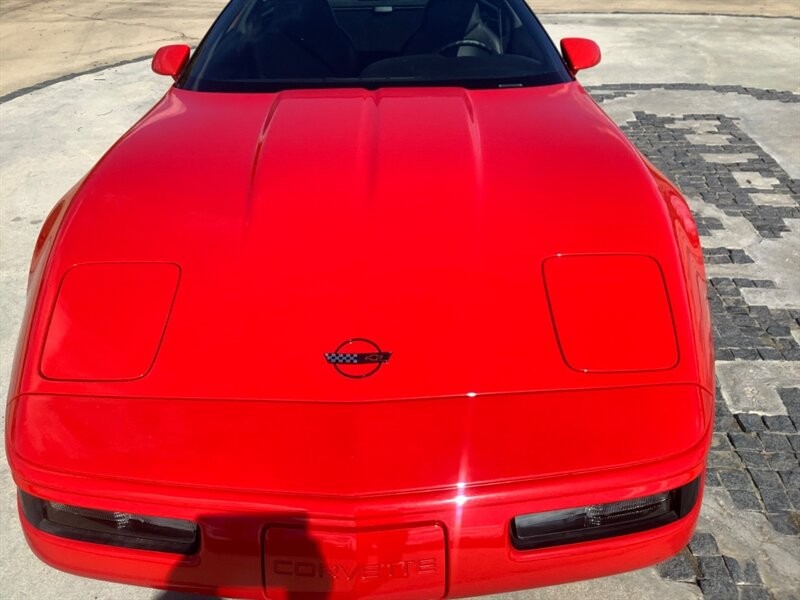 Chevrolet-Corvette-1994-Hatchback-3