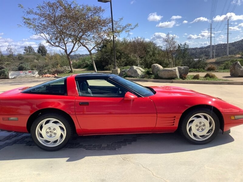 Chevrolet-Corvette-1994-Hatchback-4