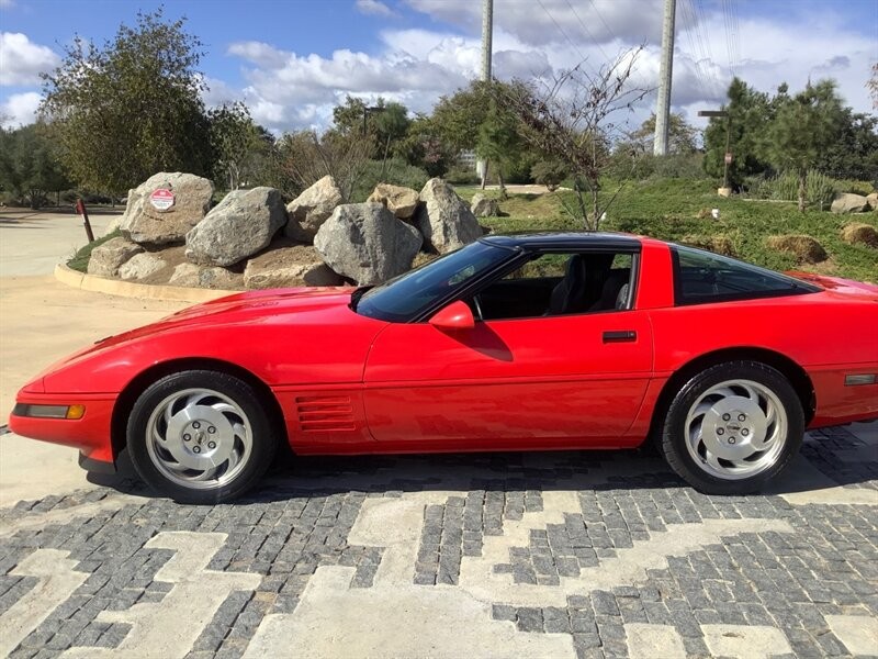Chevrolet-Corvette-1994-Hatchback-5