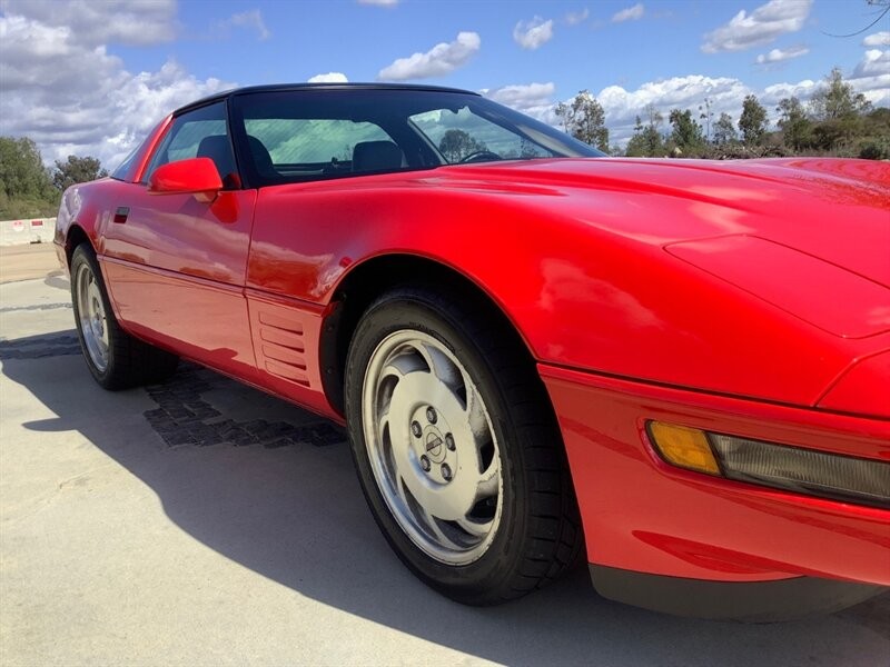 Chevrolet-Corvette-1994-Hatchback-9