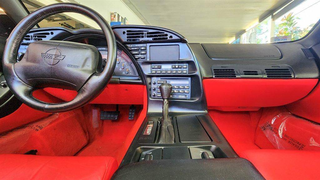 Chevrolet-Corvette-1994-red-11