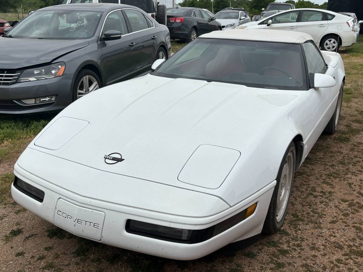 Chevrolet-Corvette-1994-white-2