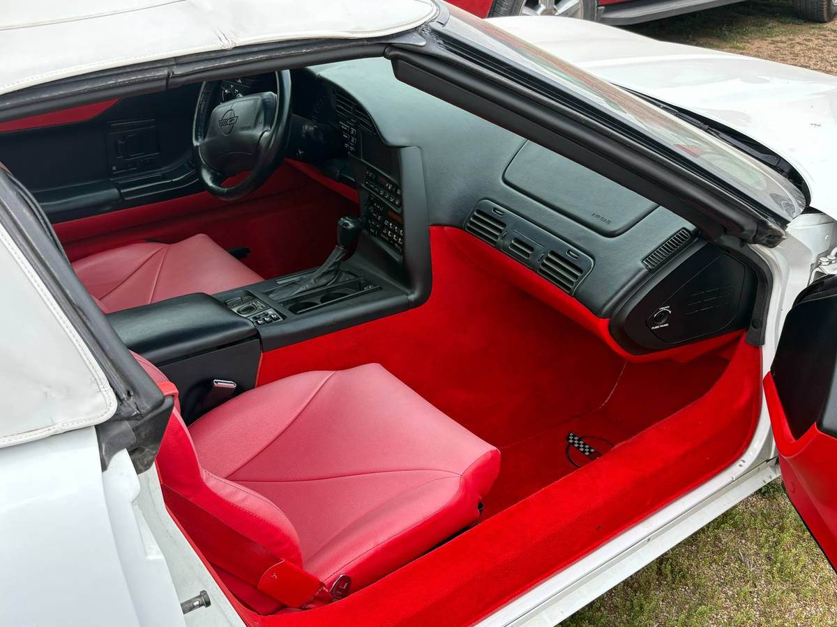 Chevrolet-Corvette-1994-white-4