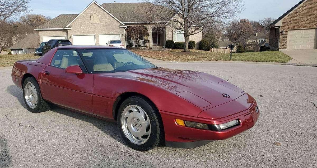 Chevrolet-Corvette-1995-Convertible-2