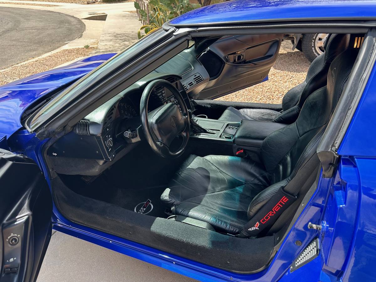 Chevrolet-Corvette-1995-blue-11