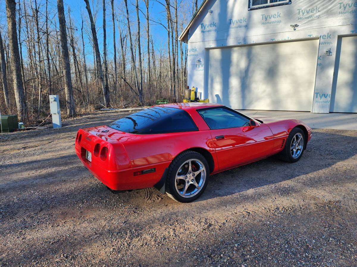 Chevrolet-Corvette-1995-red-2