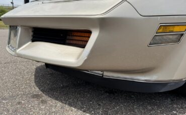 Chevrolet-Corvette-Collector-Edition-1982-Coupe-17