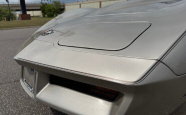 Chevrolet-Corvette-Collector-Edition-1982-Coupe-18