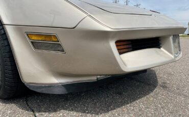 Chevrolet-Corvette-Collector-Edition-1982-Coupe-21
