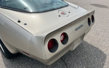 Chevrolet-Corvette-Collector-Edition-1982-Coupe-32