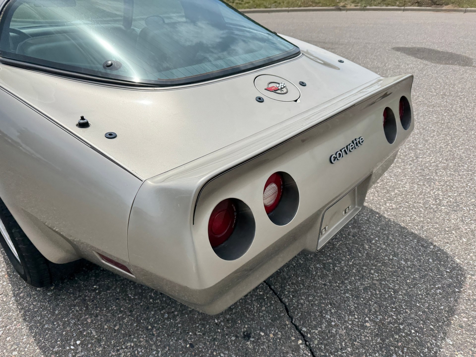 Chevrolet-Corvette-Collector-Edition-1982-Coupe-32