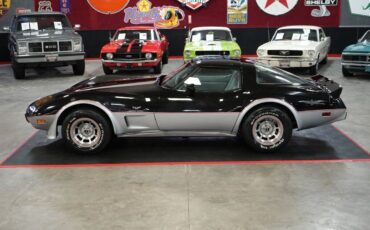 Chevrolet-Corvette-Indianapolis-500-Pace-Car-Edition-1978-Coupe-10