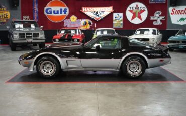 Chevrolet-Corvette-Indianapolis-500-Pace-Car-Edition-1978-Coupe-2