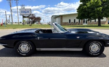 Chevrolet-Corvette-Stingray-Convertible-1963-Convertible-1