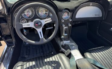 Chevrolet-Corvette-Stingray-Convertible-1963-Convertible-10