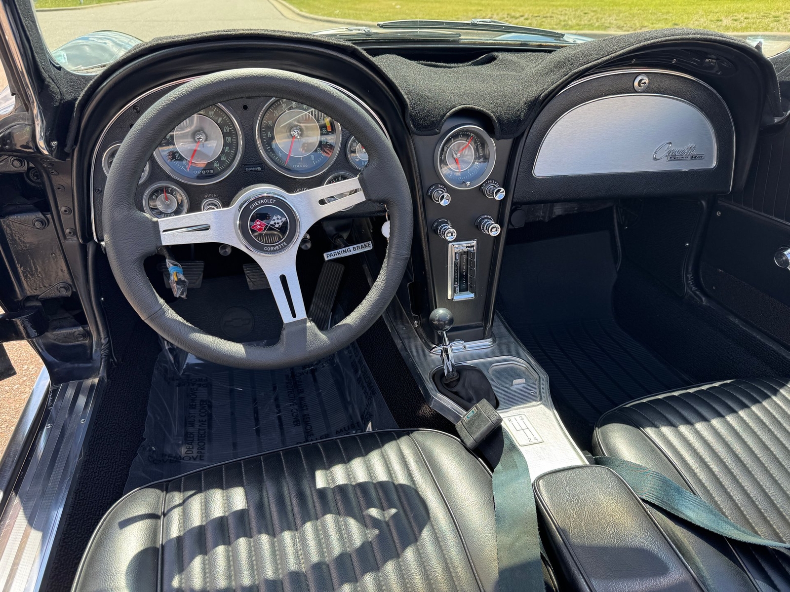 Chevrolet-Corvette-Stingray-Convertible-1963-Convertible-10