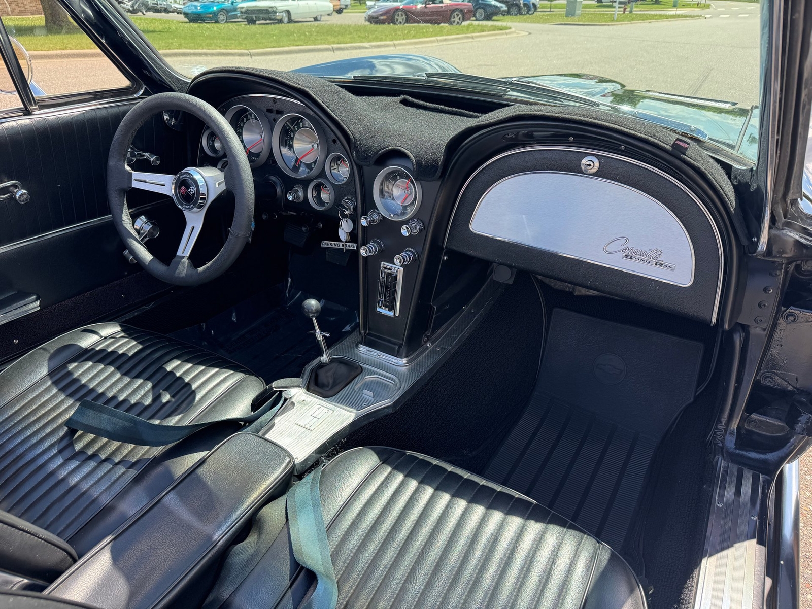 Chevrolet-Corvette-Stingray-Convertible-1963-Convertible-11